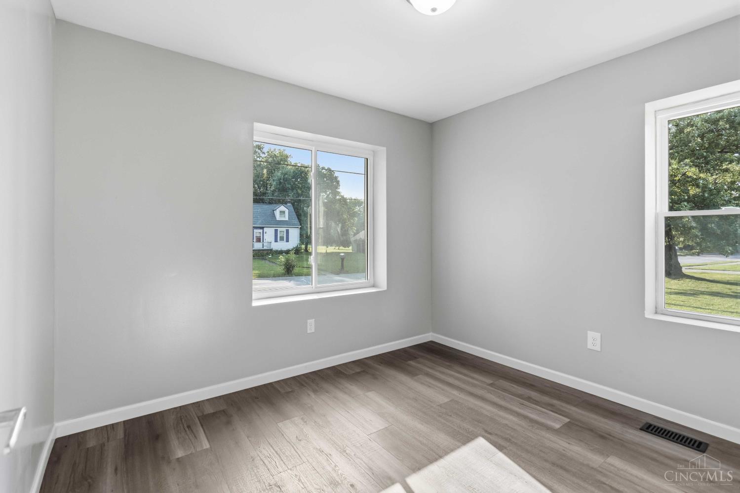 396 Glensharon Road Property Photo 13