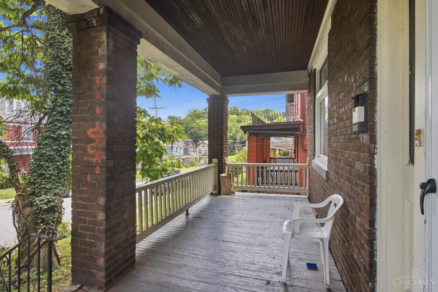 2035 Burnet Avenue Property Photo 3