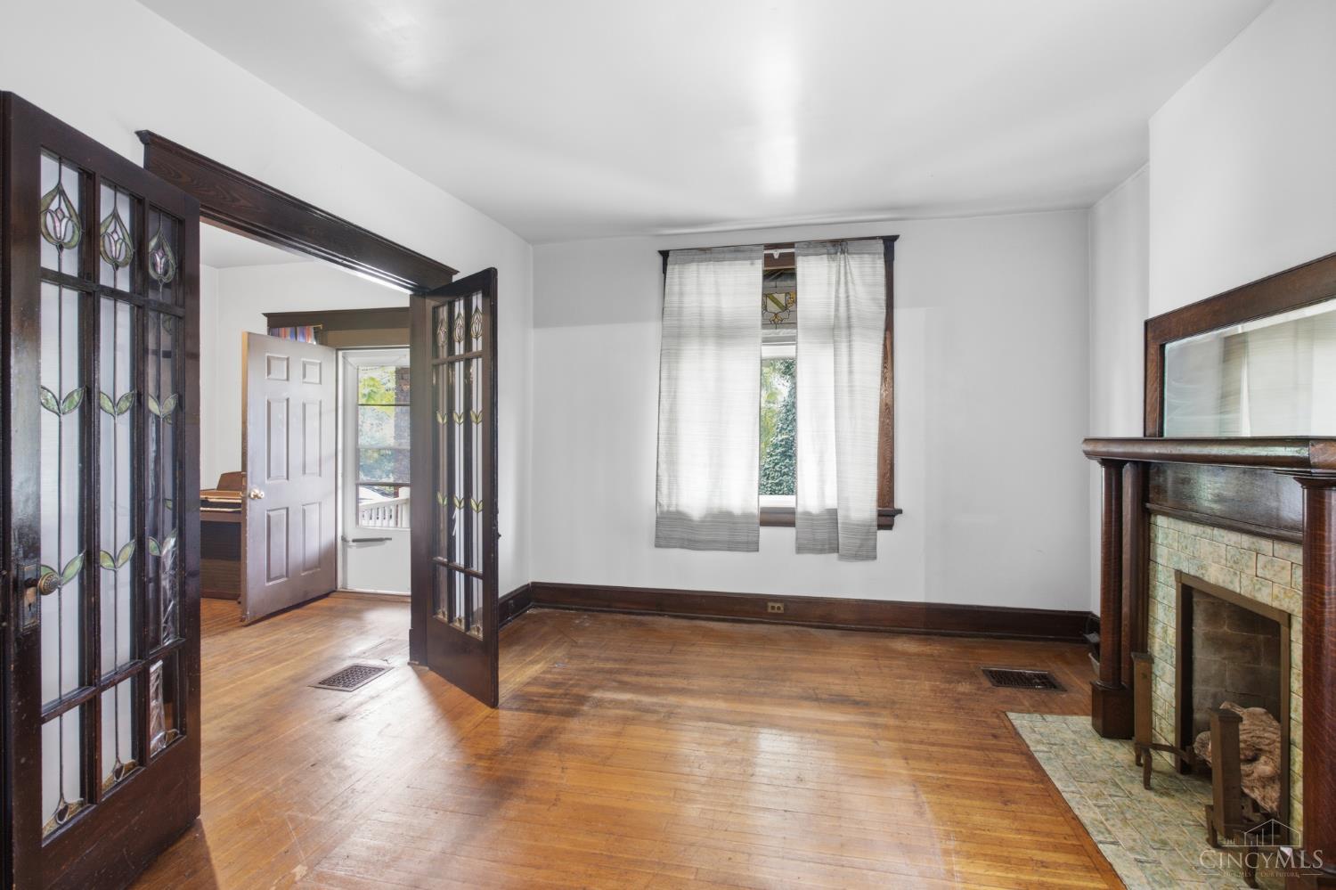 2035 Burnet Avenue Property Photo 5