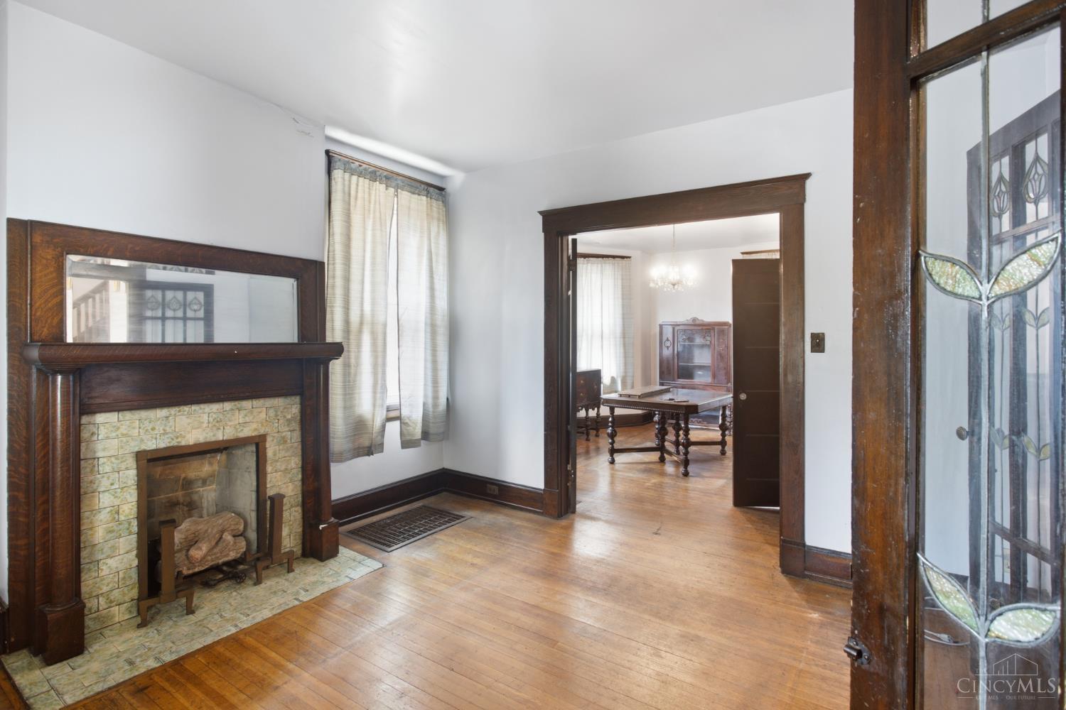 2035 Burnet Avenue Property Photo 6