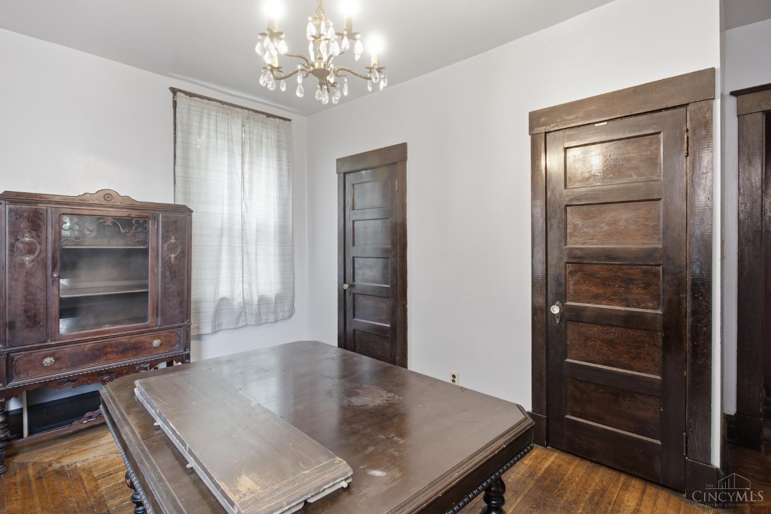 2035 Burnet Avenue Property Photo 8
