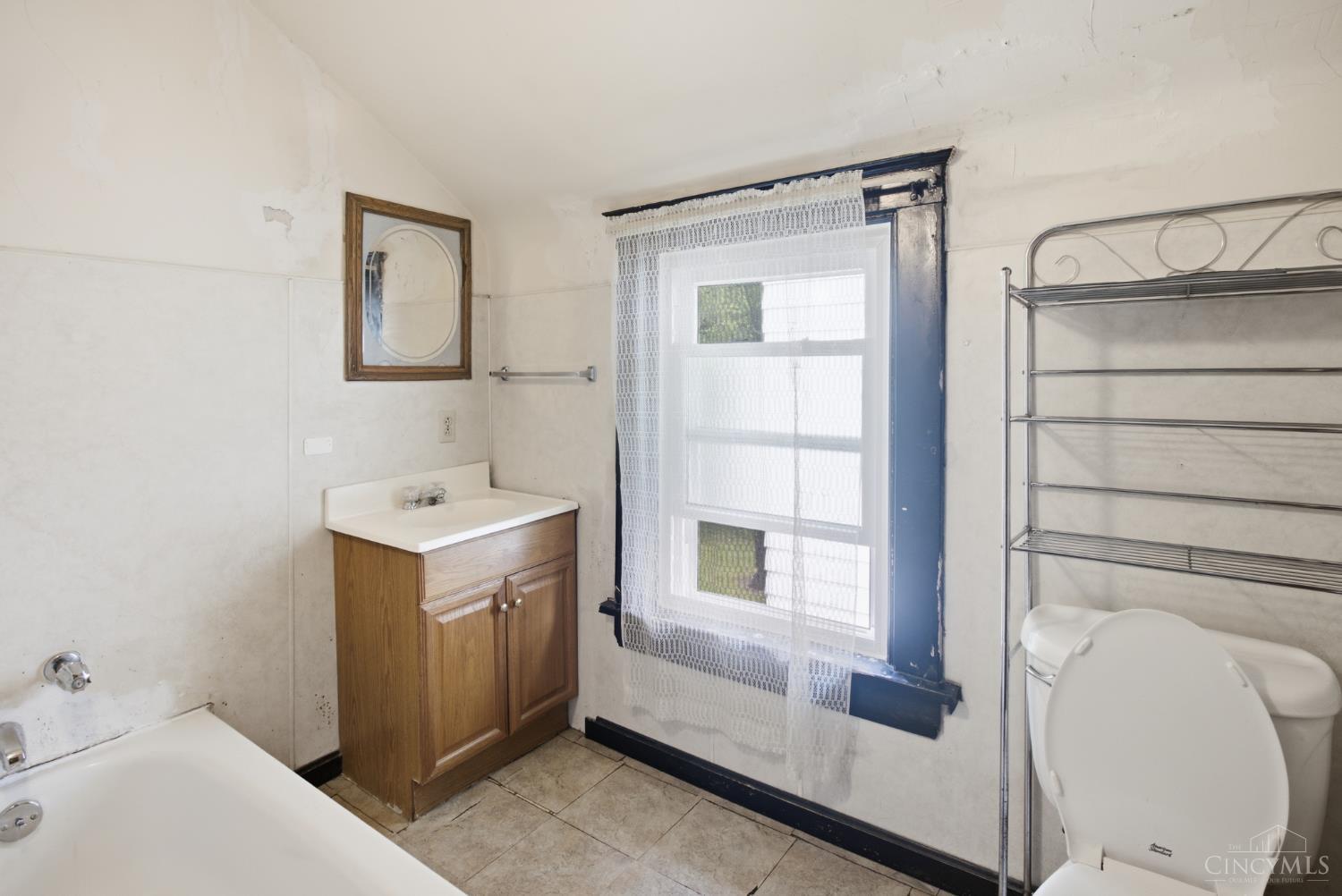 2035 Burnet Avenue Property Photo 19