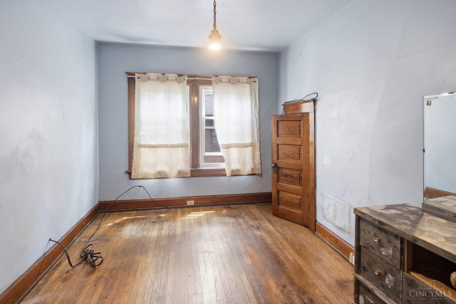 2035 Burnet Avenue Property Photo 20