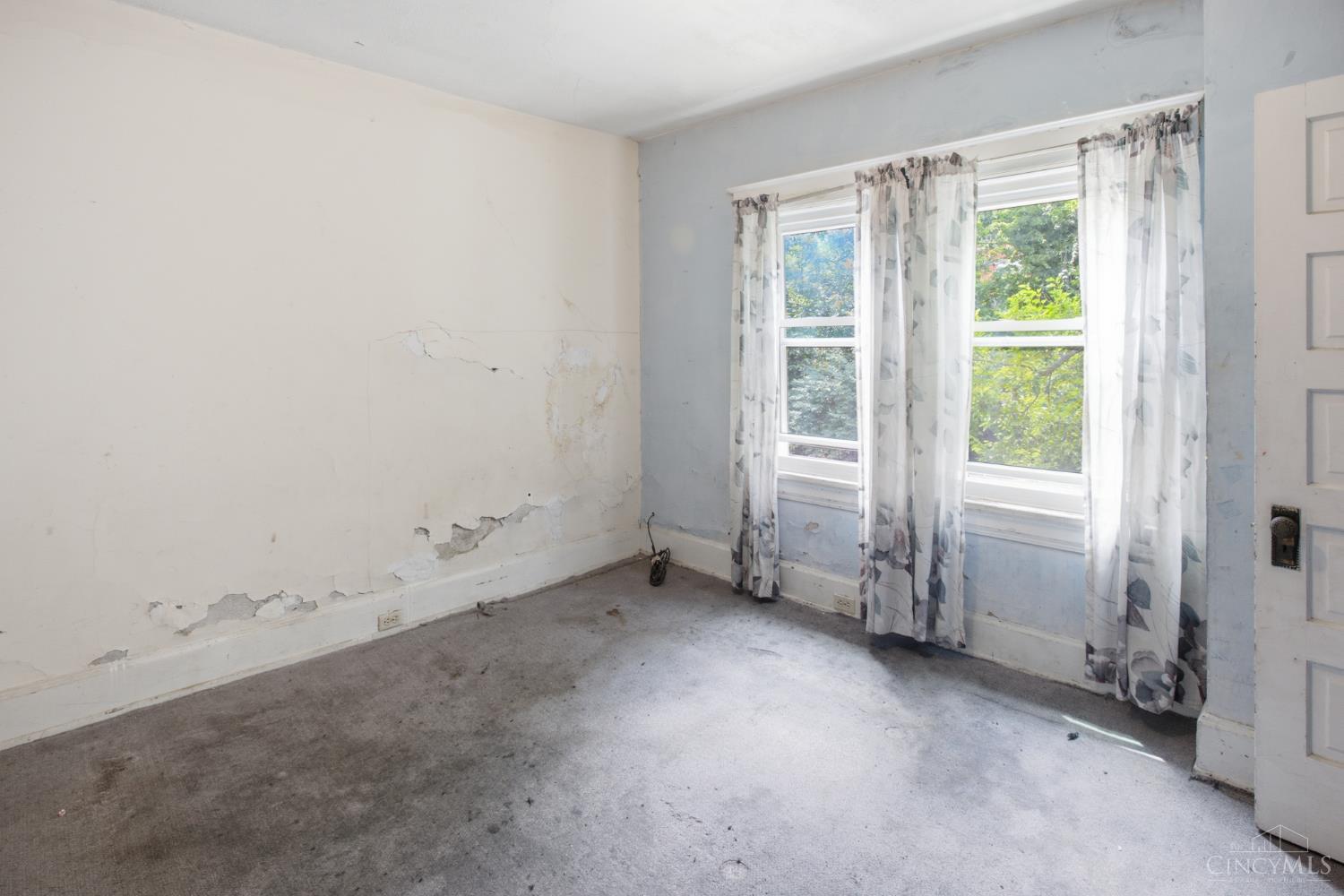 2035 Burnet Avenue Property Photo 21
