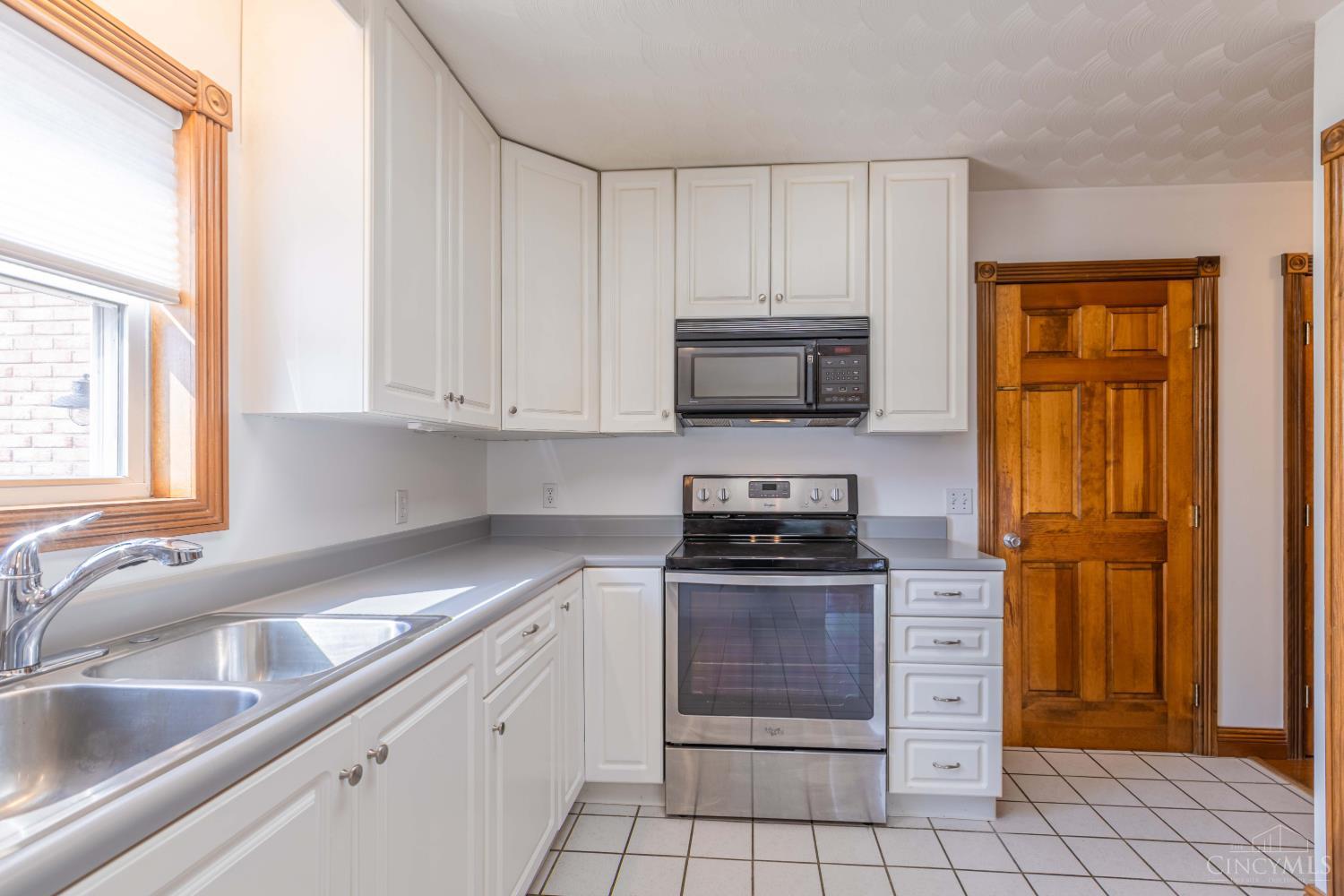150 Roslin Drive Property Photo 24