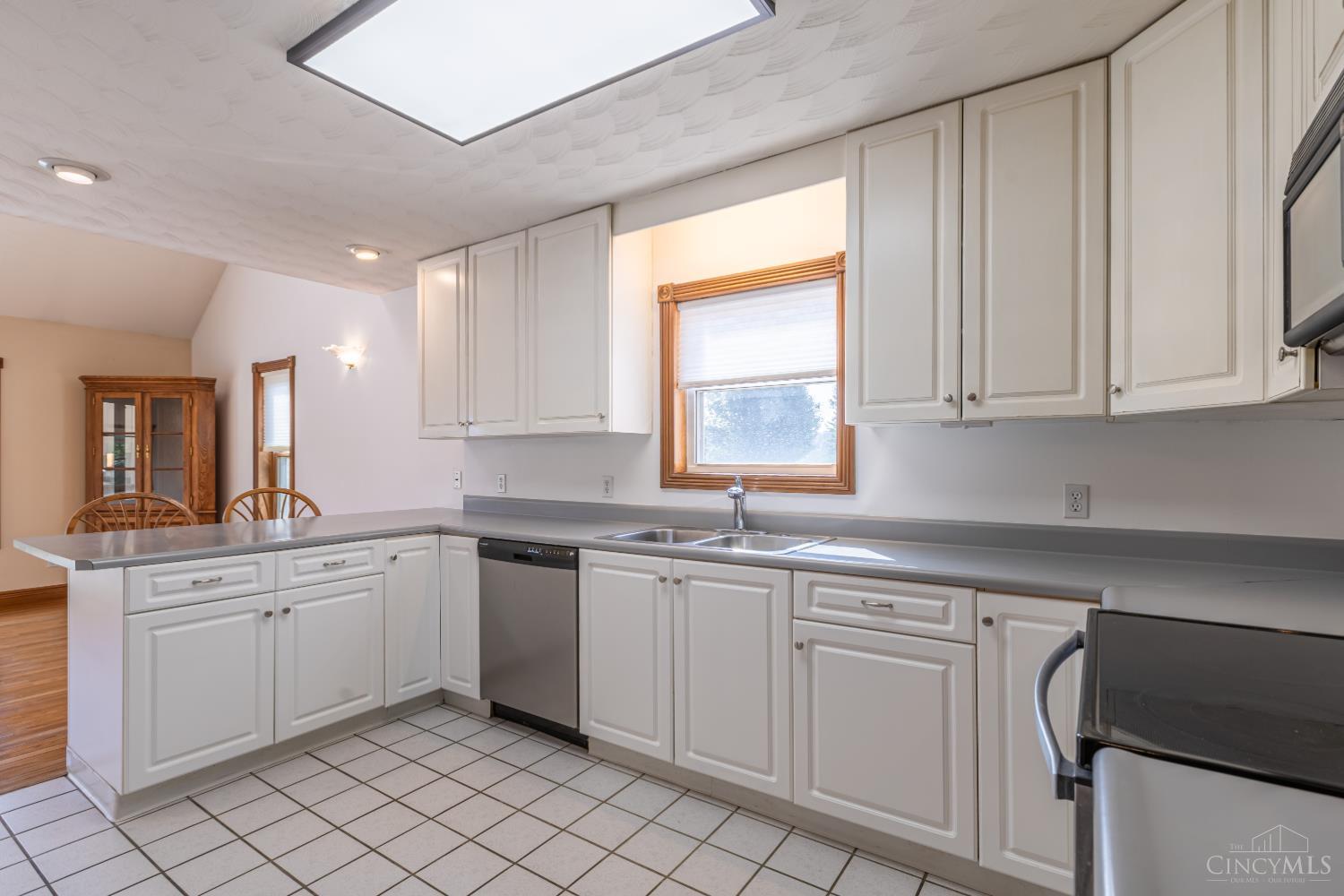 150 Roslin Drive Property Photo 26
