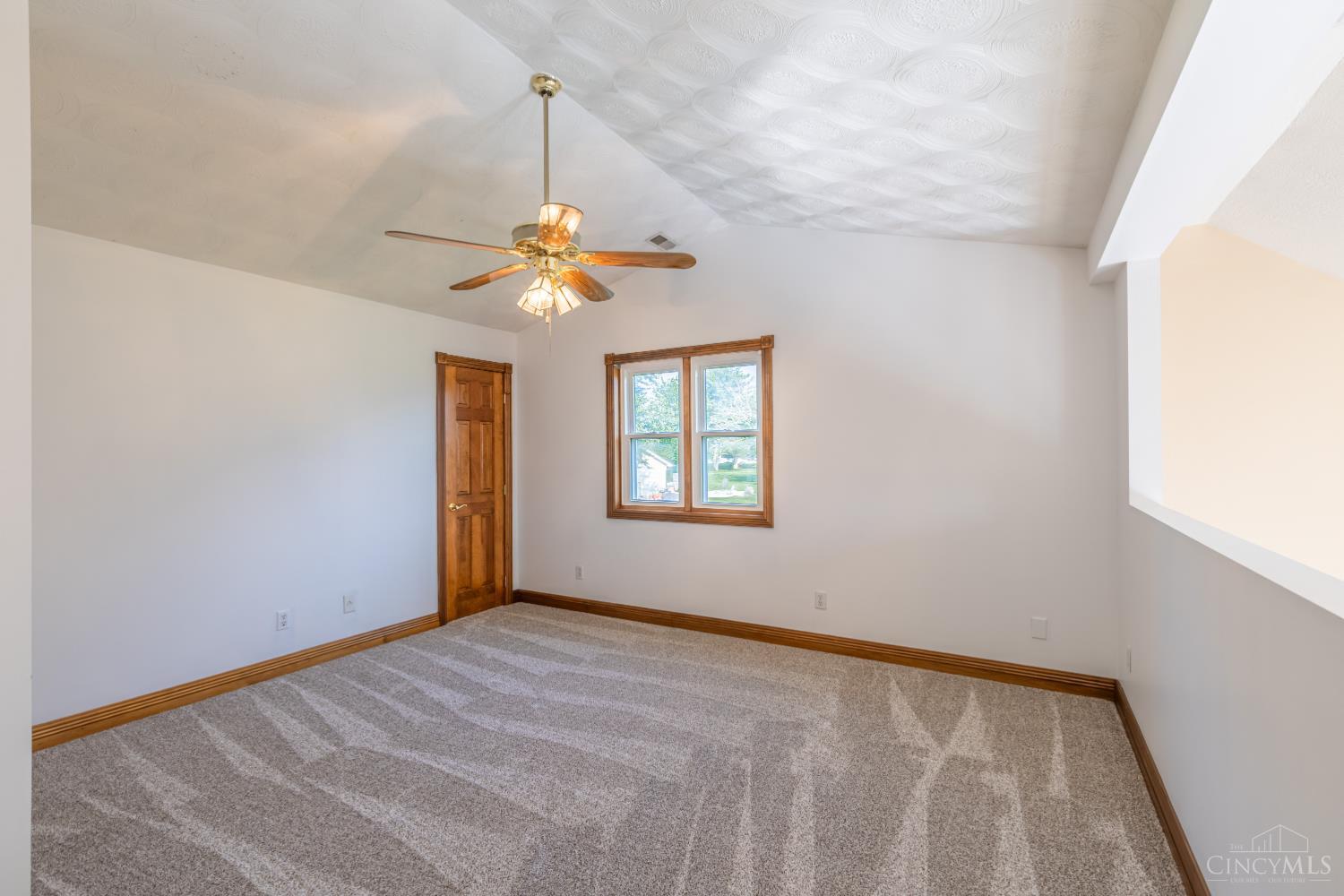 150 Roslin Drive Property Photo 40