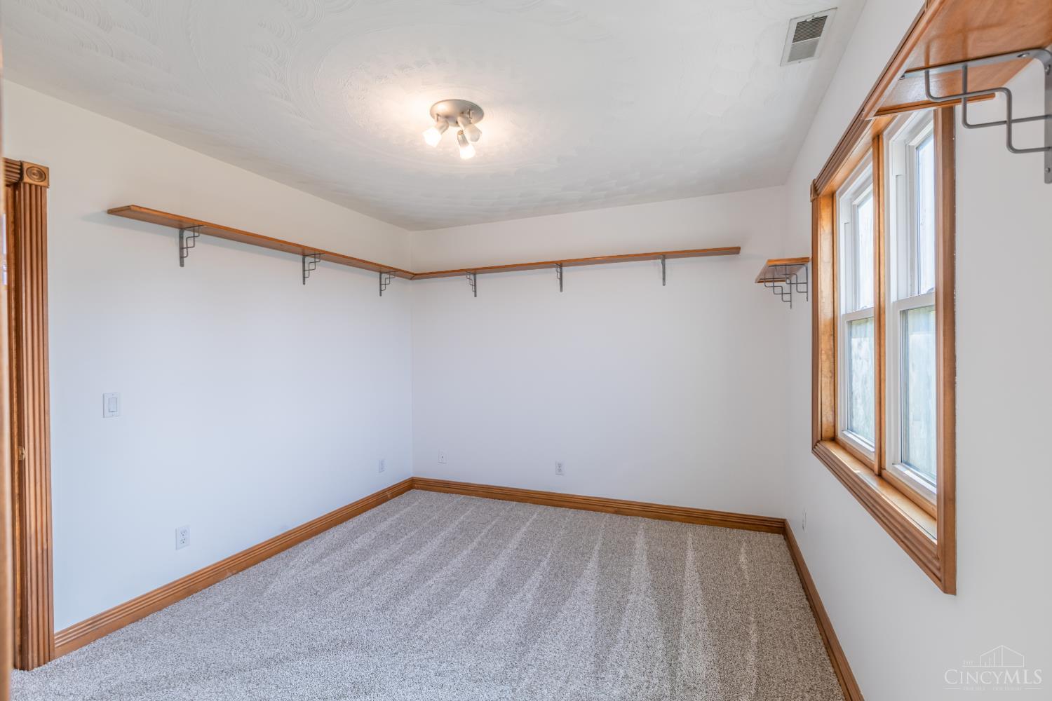 150 Roslin Drive Property Photo 43