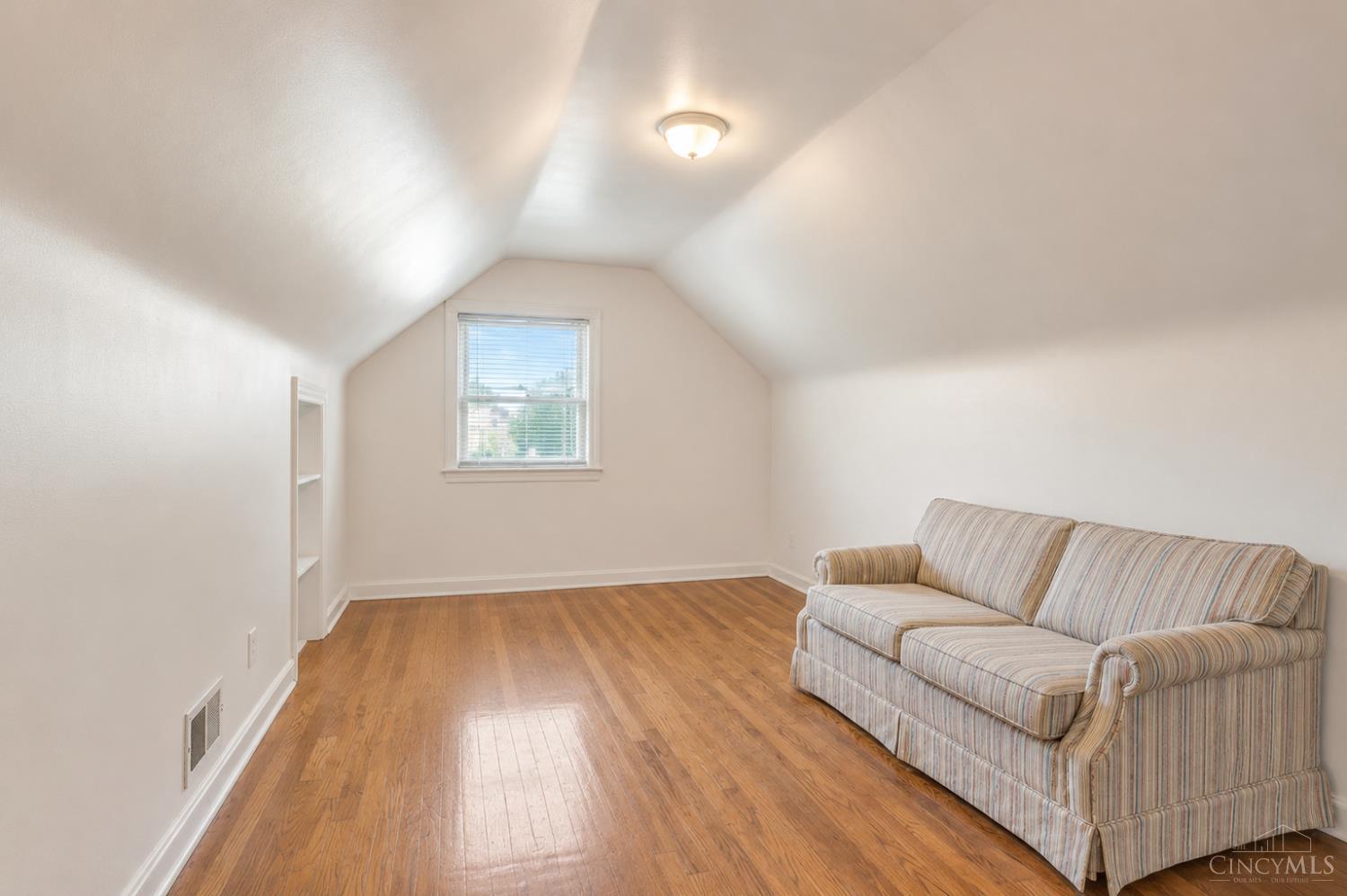 8294 Daly Road Property Photo 15