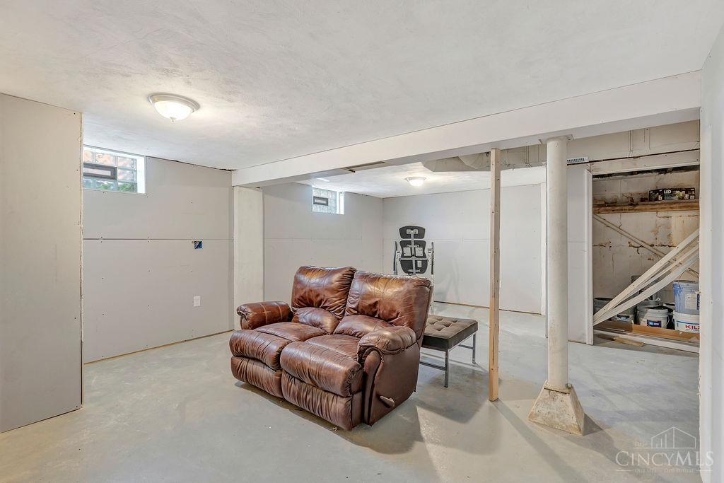 8294 Daly Road Property Photo 17