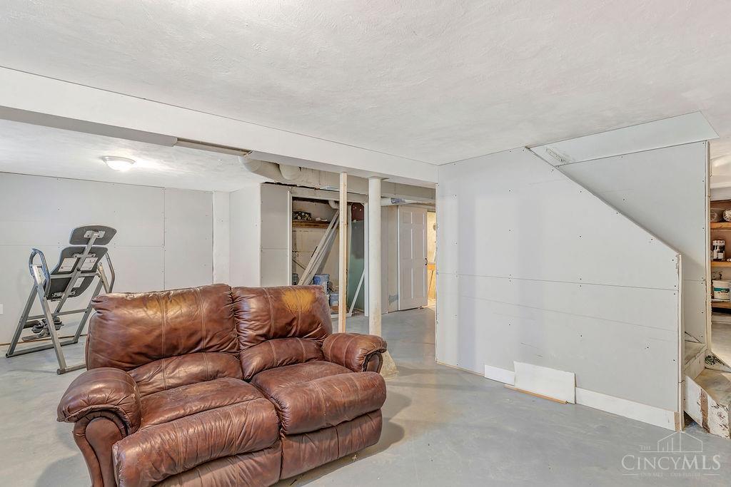 8294 Daly Road Property Photo 18