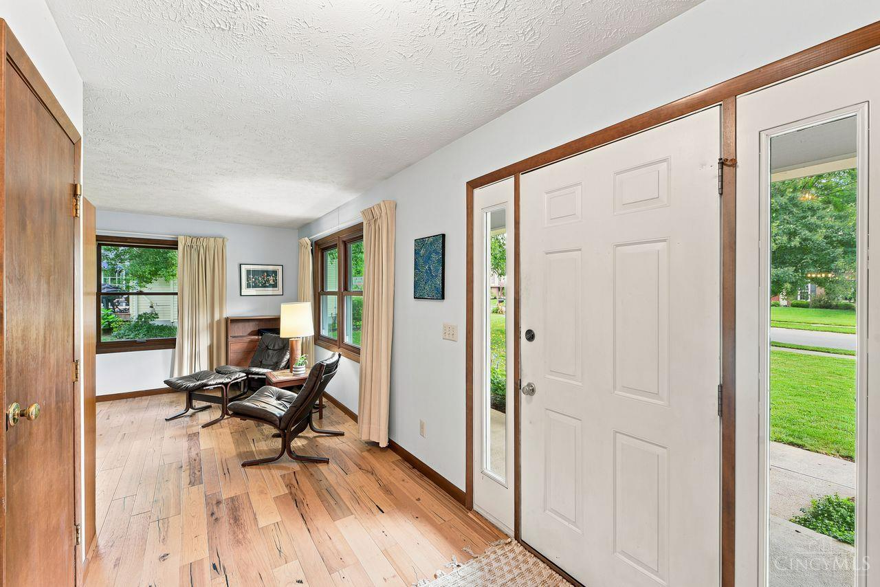 9233 Meadow Drive Property Photo 6