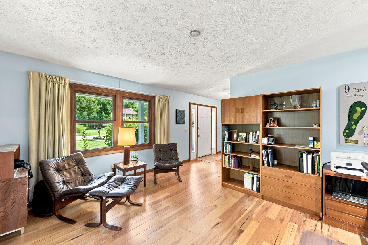 9233 Meadow Drive Property Photo 7