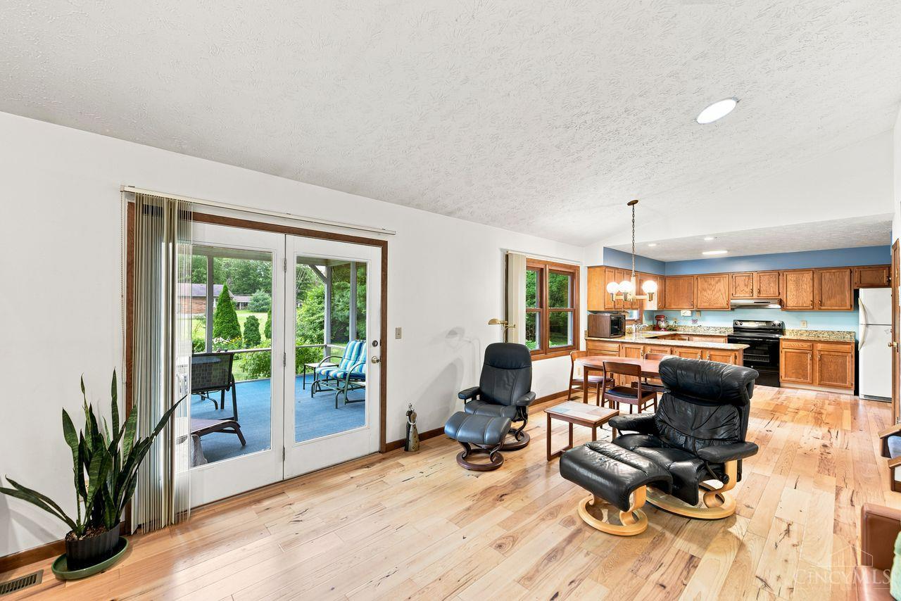 9233 Meadow Drive Property Photo 18