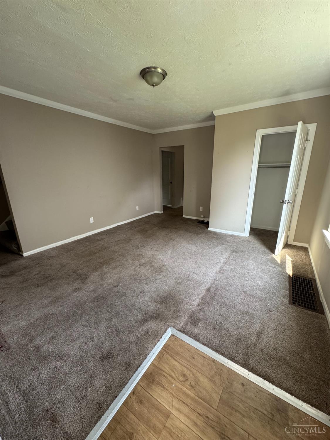 2404 Elmo Avenue Property Photo 2