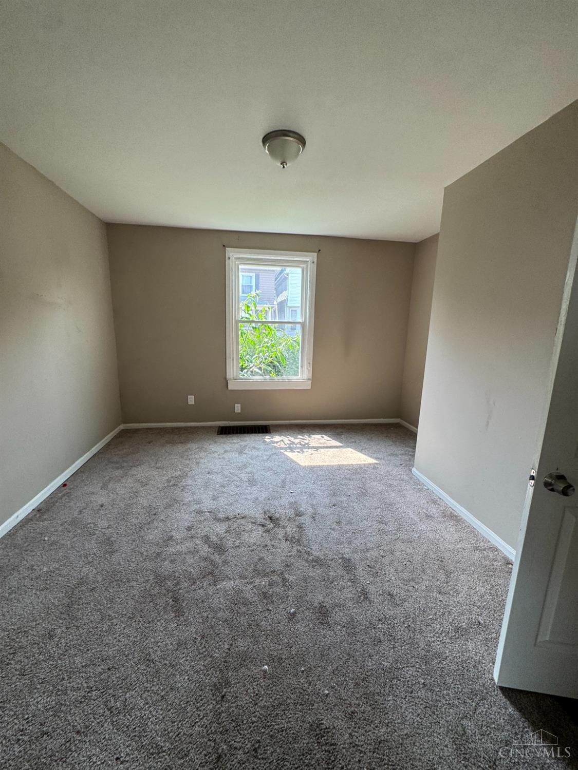 2404 Elmo Avenue Property Photo 10