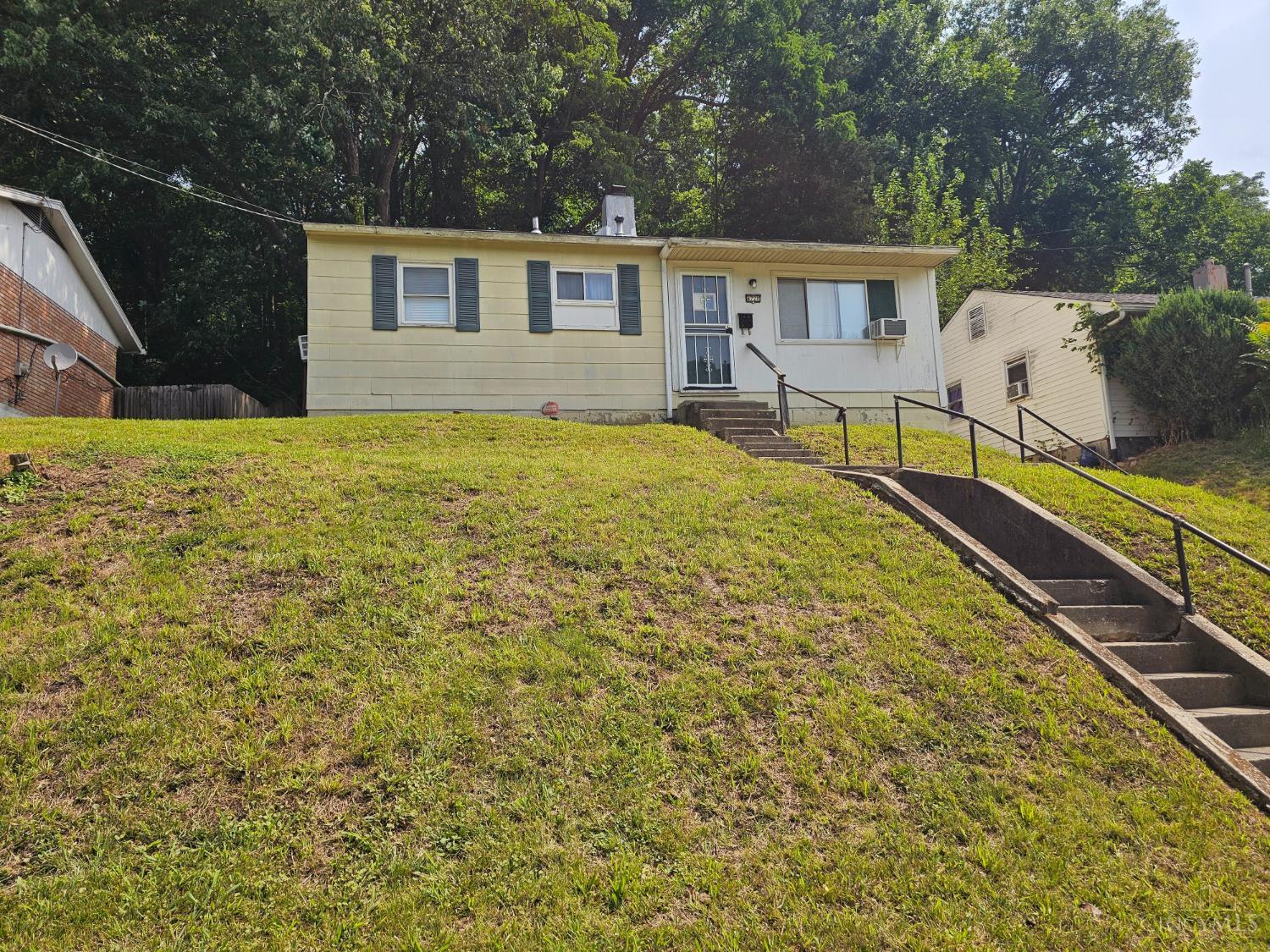 4728 Kirby Avenue Property Photo 2