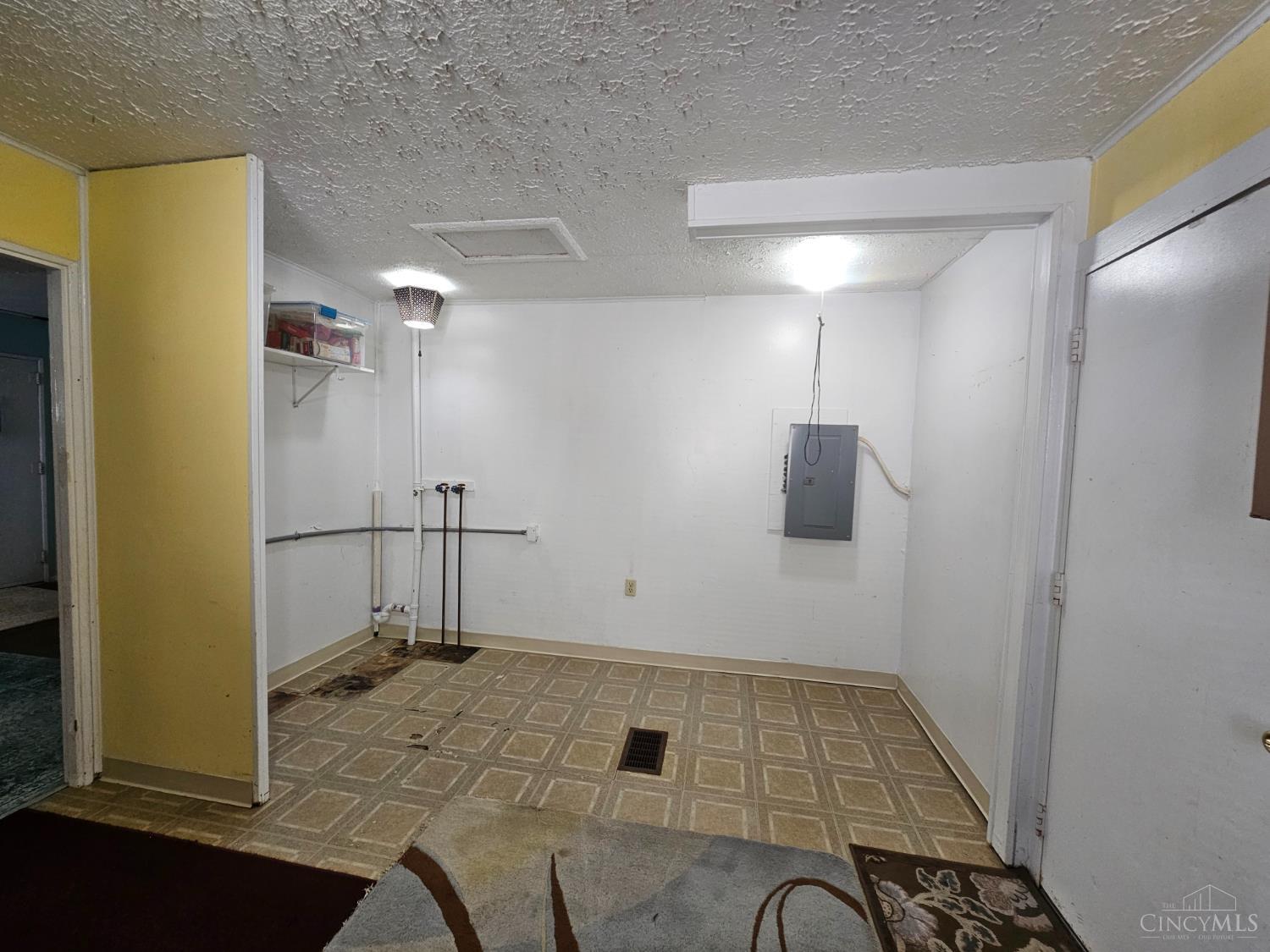 4728 Kirby Avenue Property Photo 6