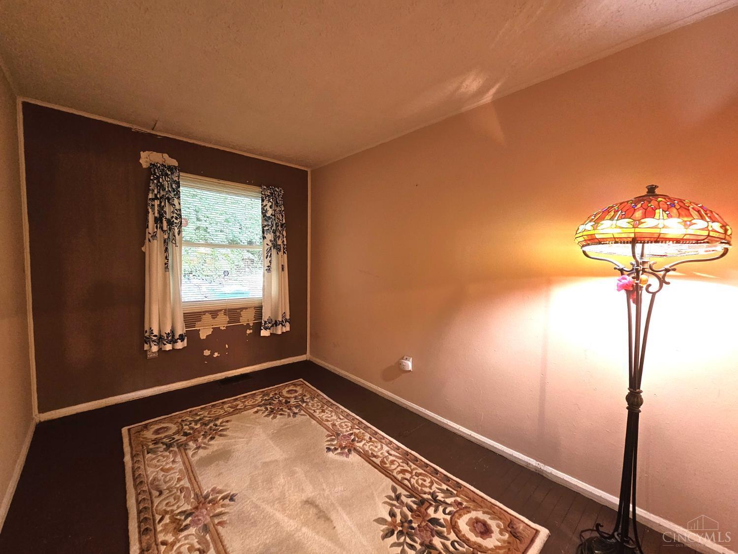4728 Kirby Avenue Property Photo 9