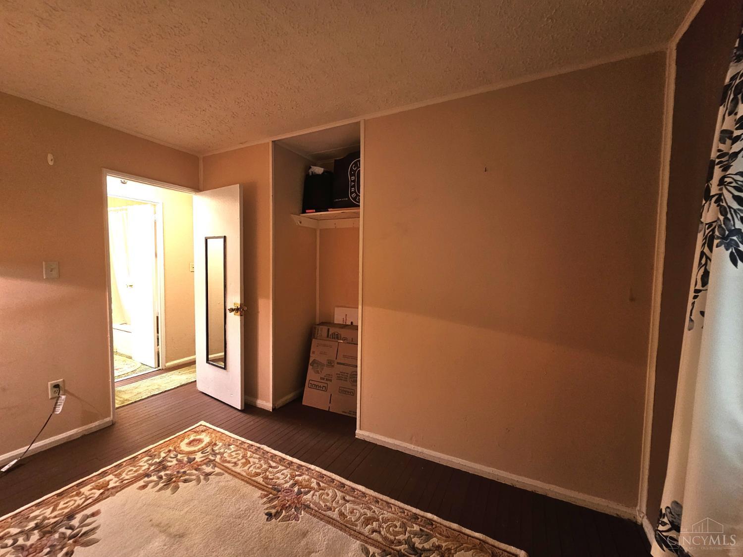 4728 Kirby Avenue Property Photo 10