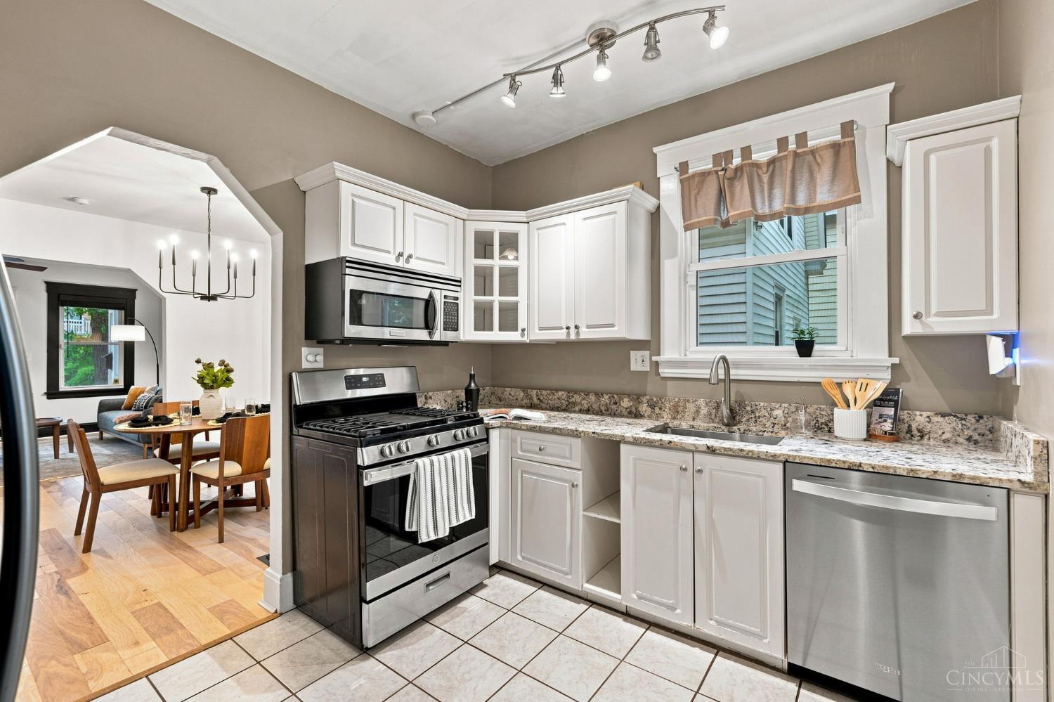 3106 Markbreit Avenue Property Photo 6