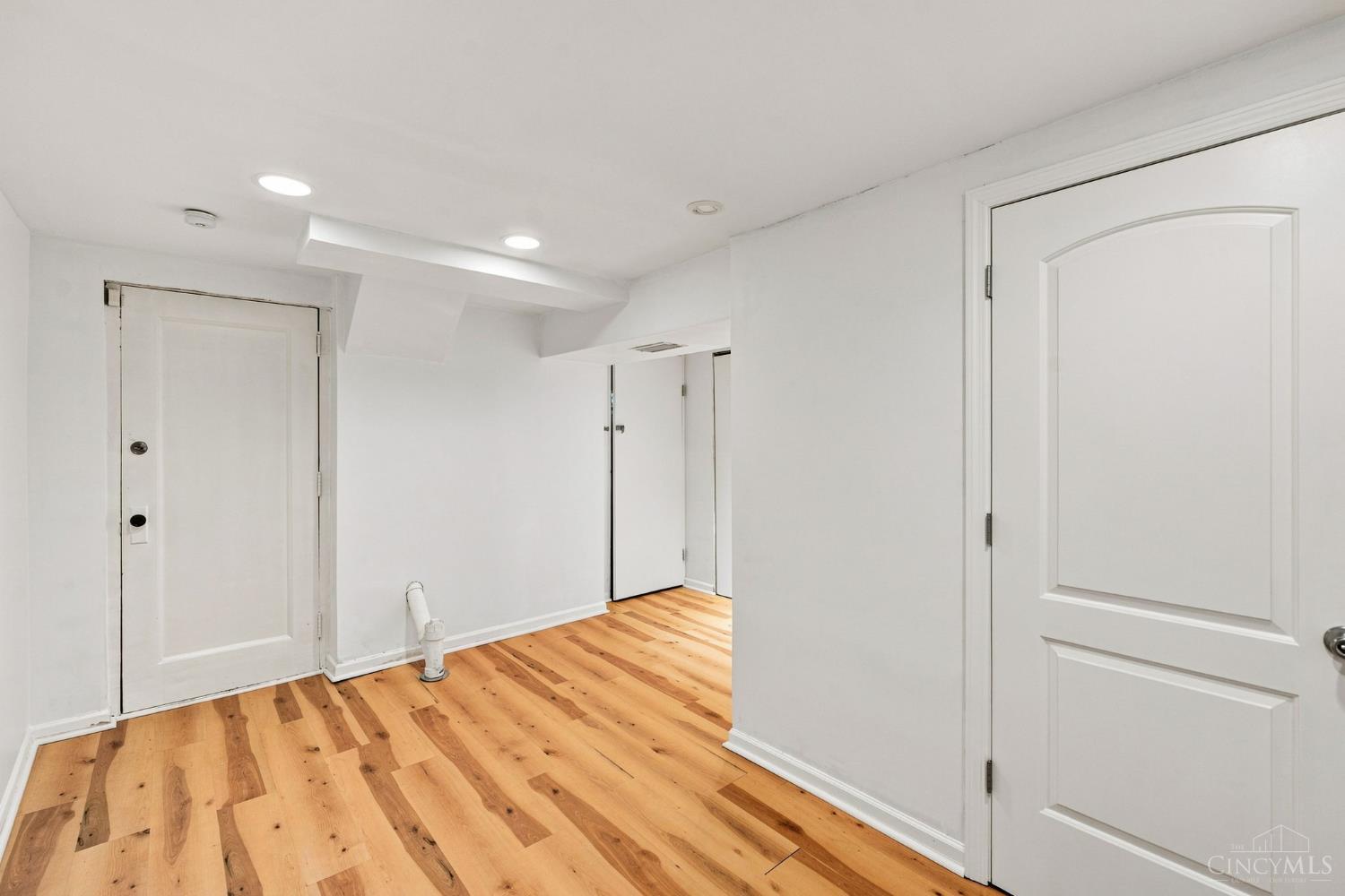 3106 Markbreit Avenue Property Photo 17