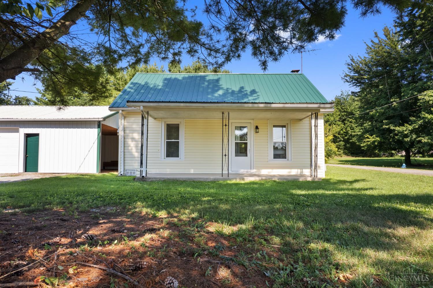 239 Middle North Property Photo 2