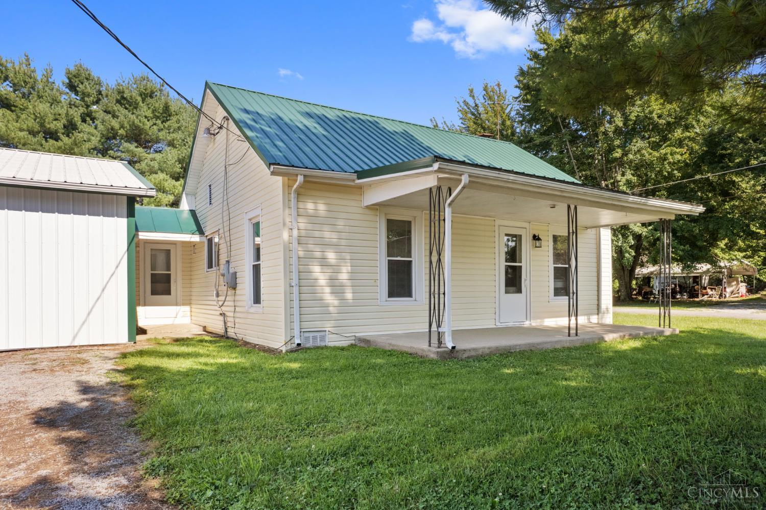 239 Middle North Property Photo 3