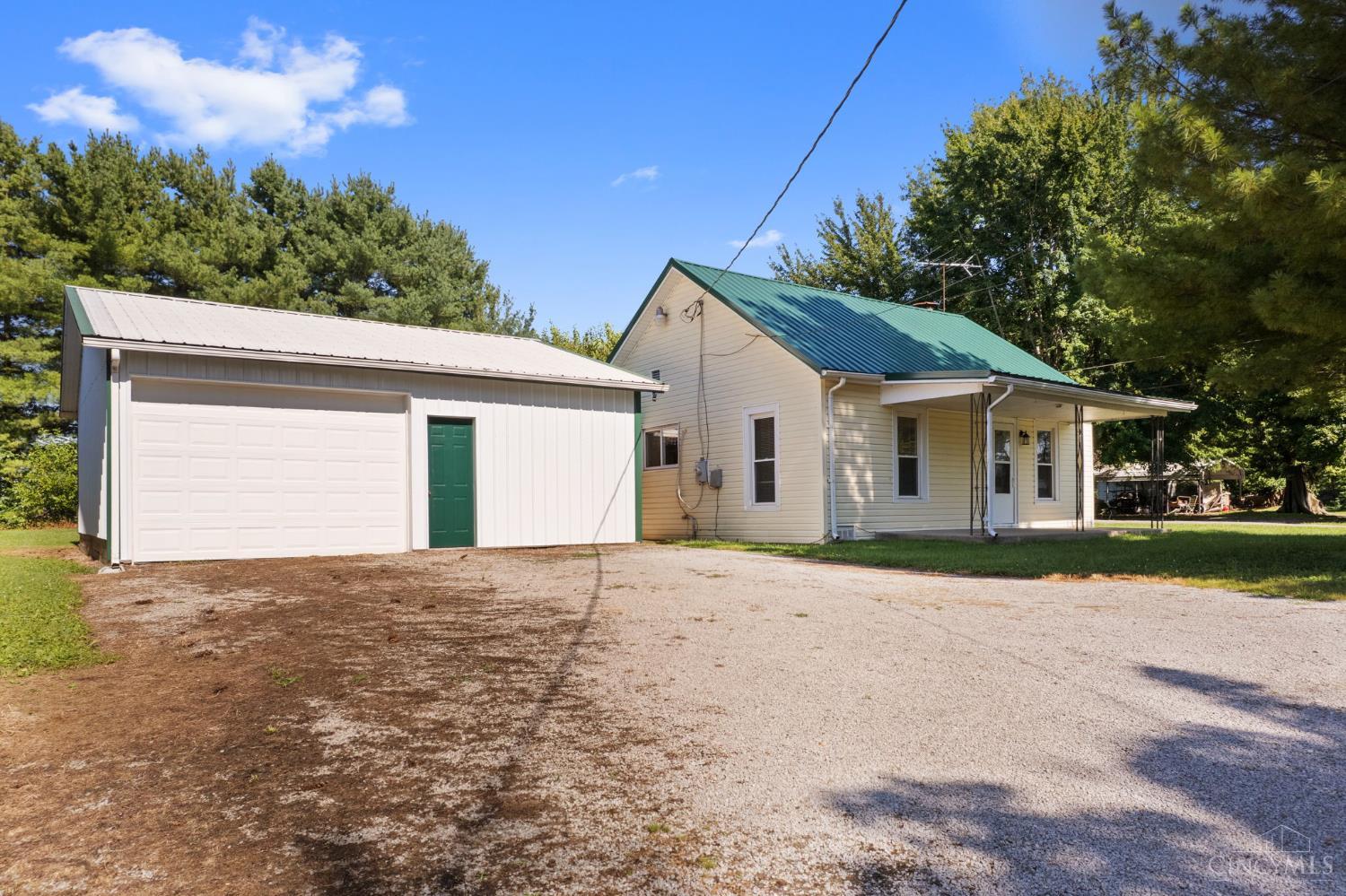 239 Middle North Property Photo 4