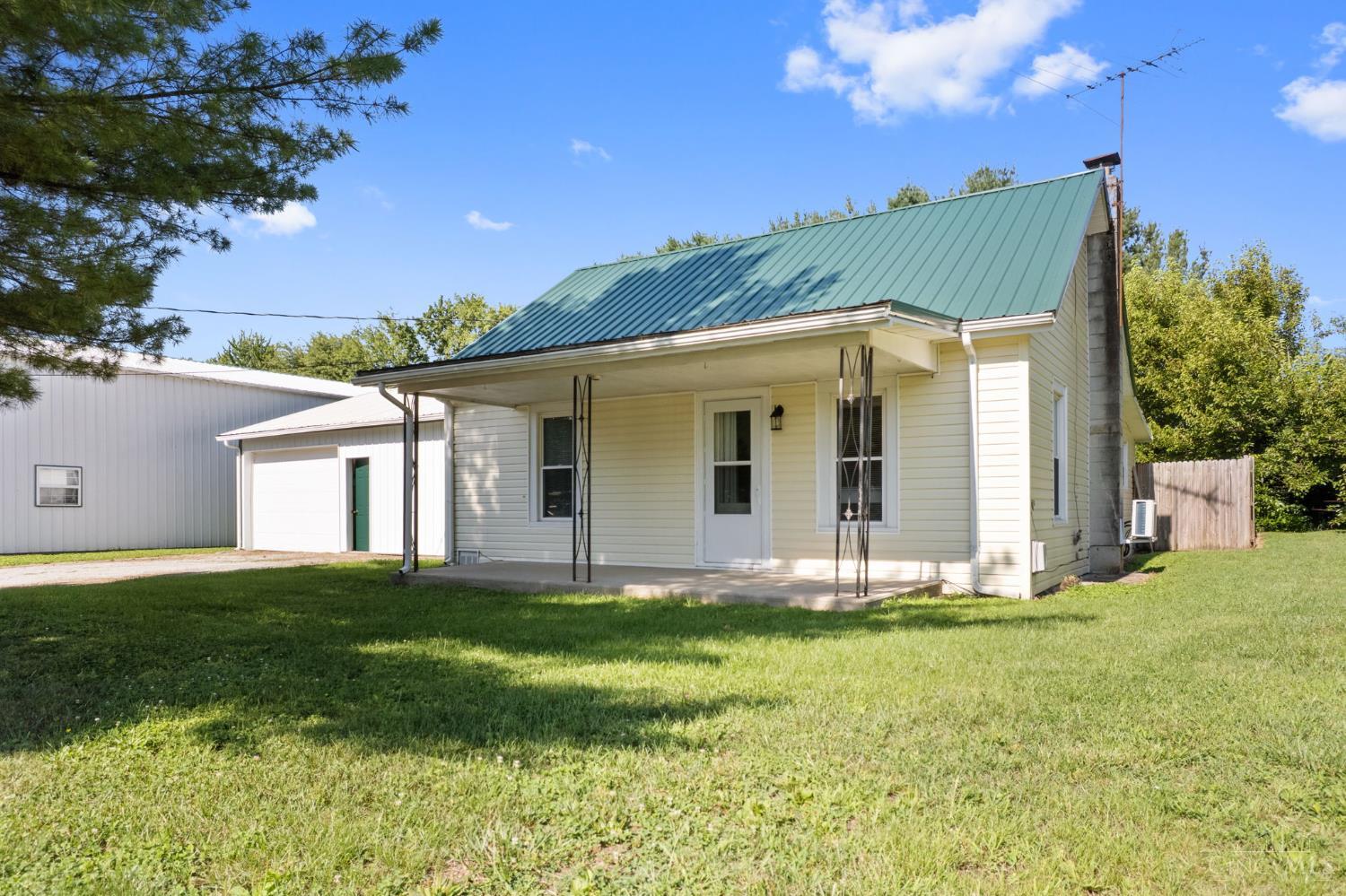 239 Middle North Property Photo 5