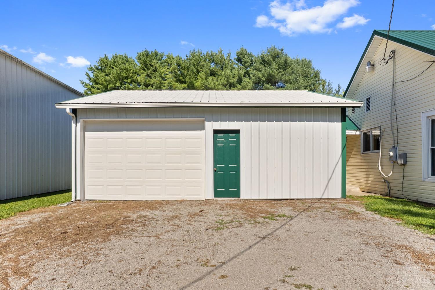 239 Middle North Property Photo 6