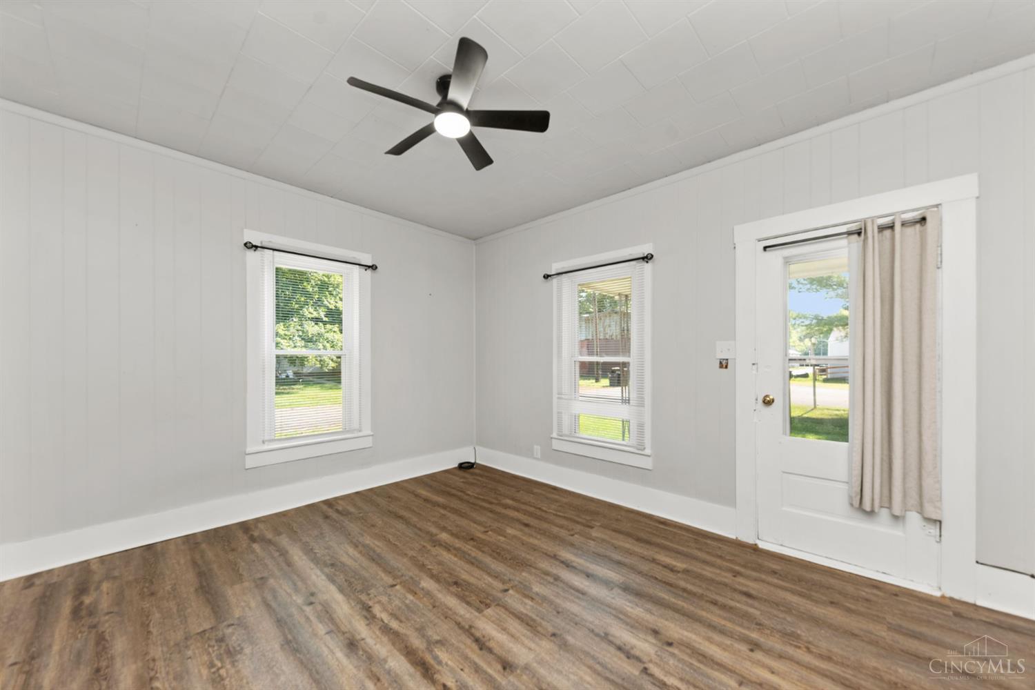 239 Middle North Property Photo 14