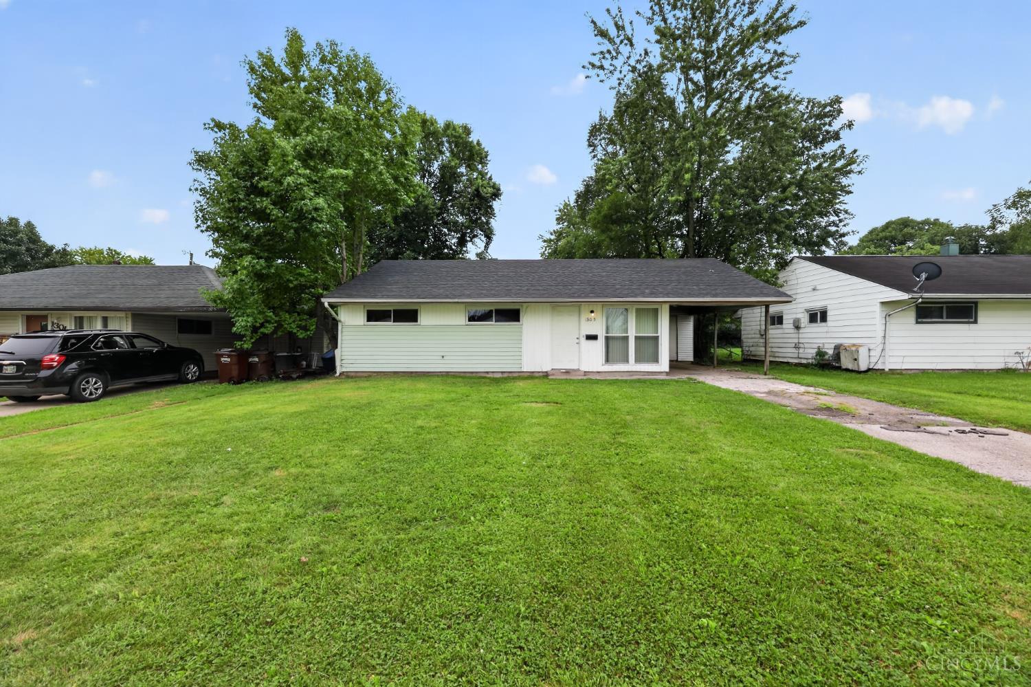 1305 Landis Lane Property Photo 2