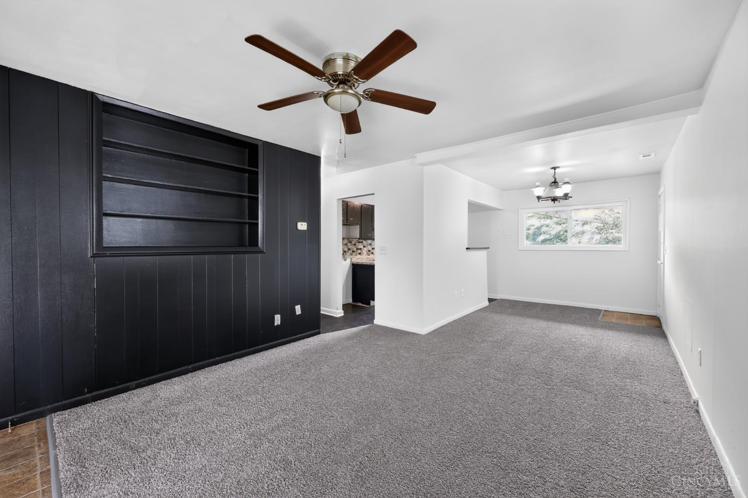 1305 Landis Lane Property Photo 3