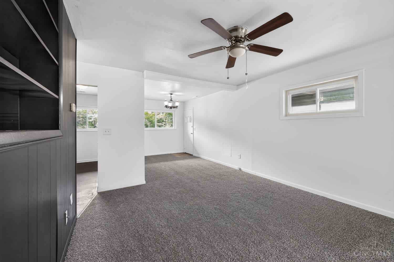 1305 Landis Lane Property Photo 4
