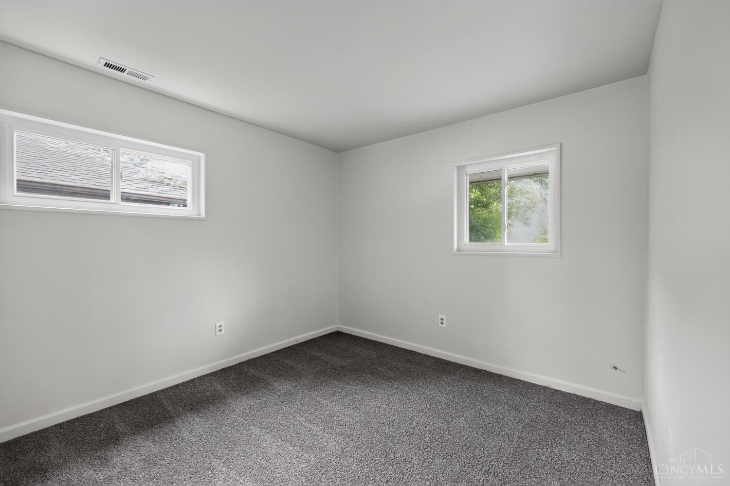 1305 Landis Lane Property Photo 9