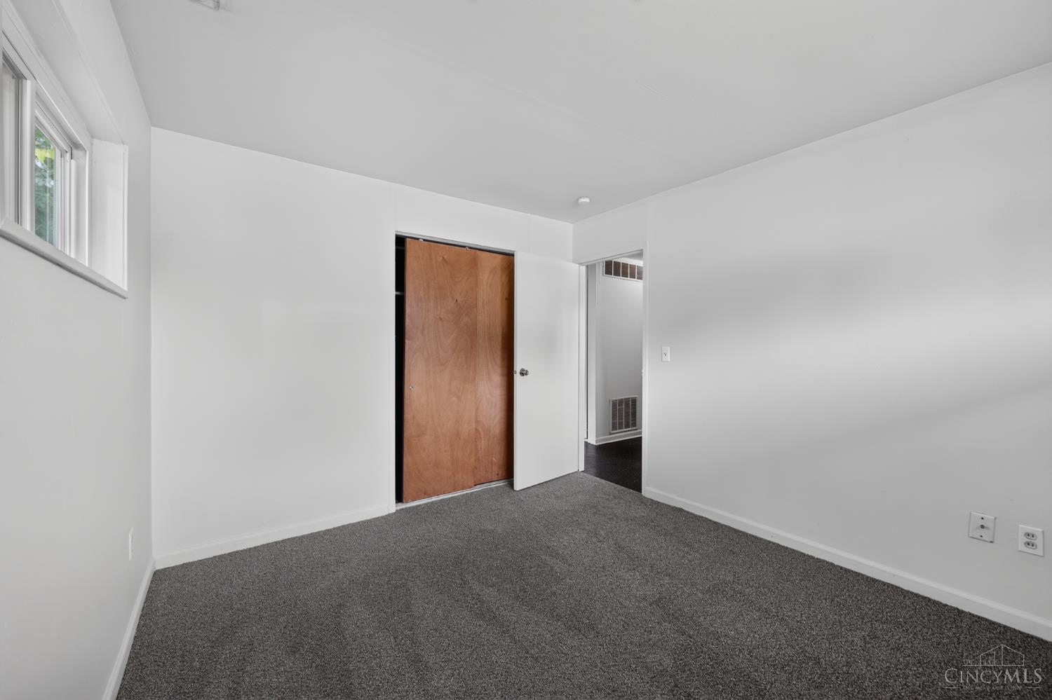1305 Landis Lane Property Photo 12