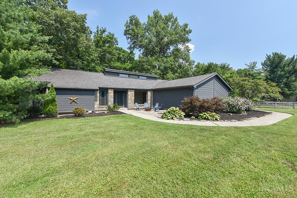 2713 Christopher Drive Property Photo 3