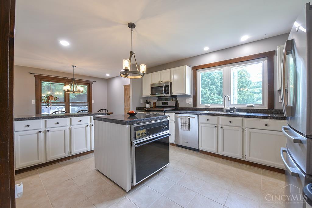 2713 Christopher Drive Property Photo 14