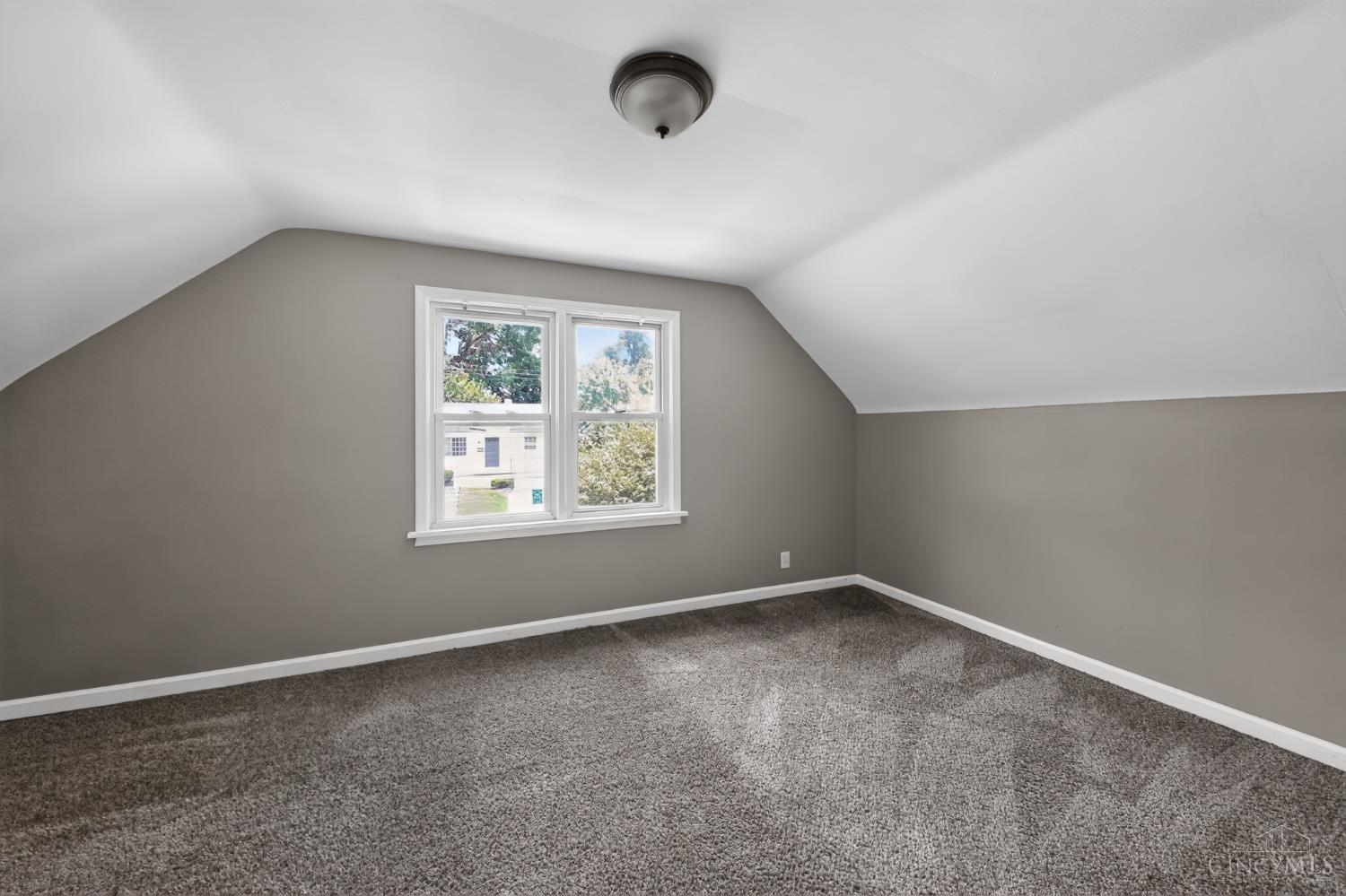 1911 Ashbrook Drive Property Photo 5