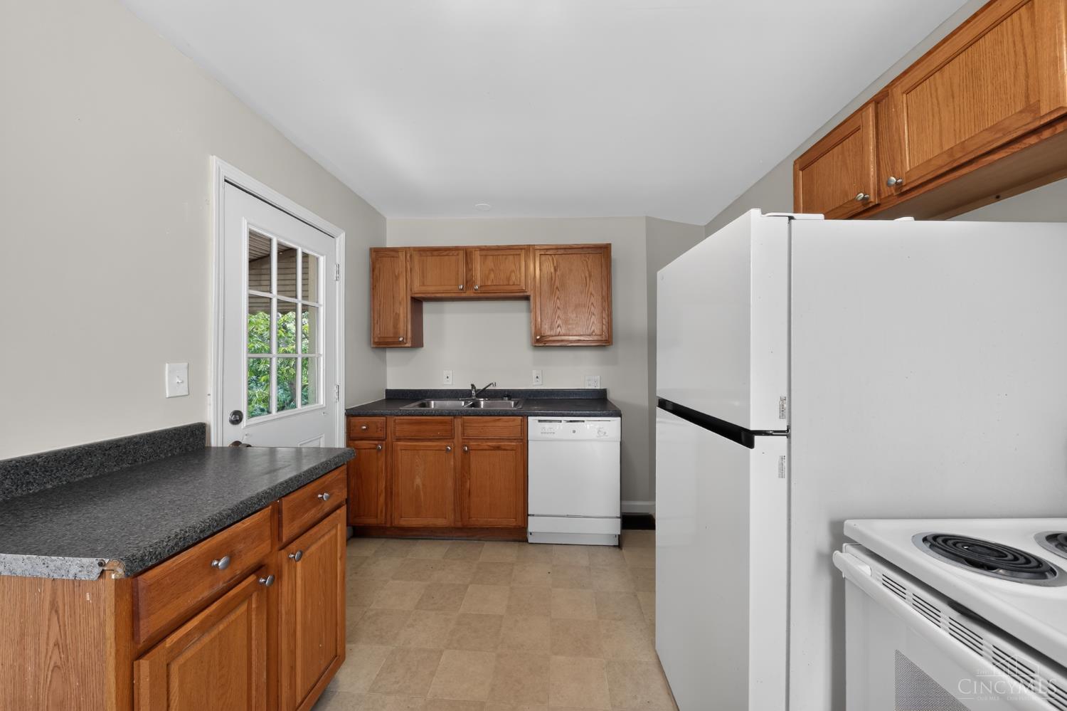 1911 Ashbrook Drive Property Photo 12