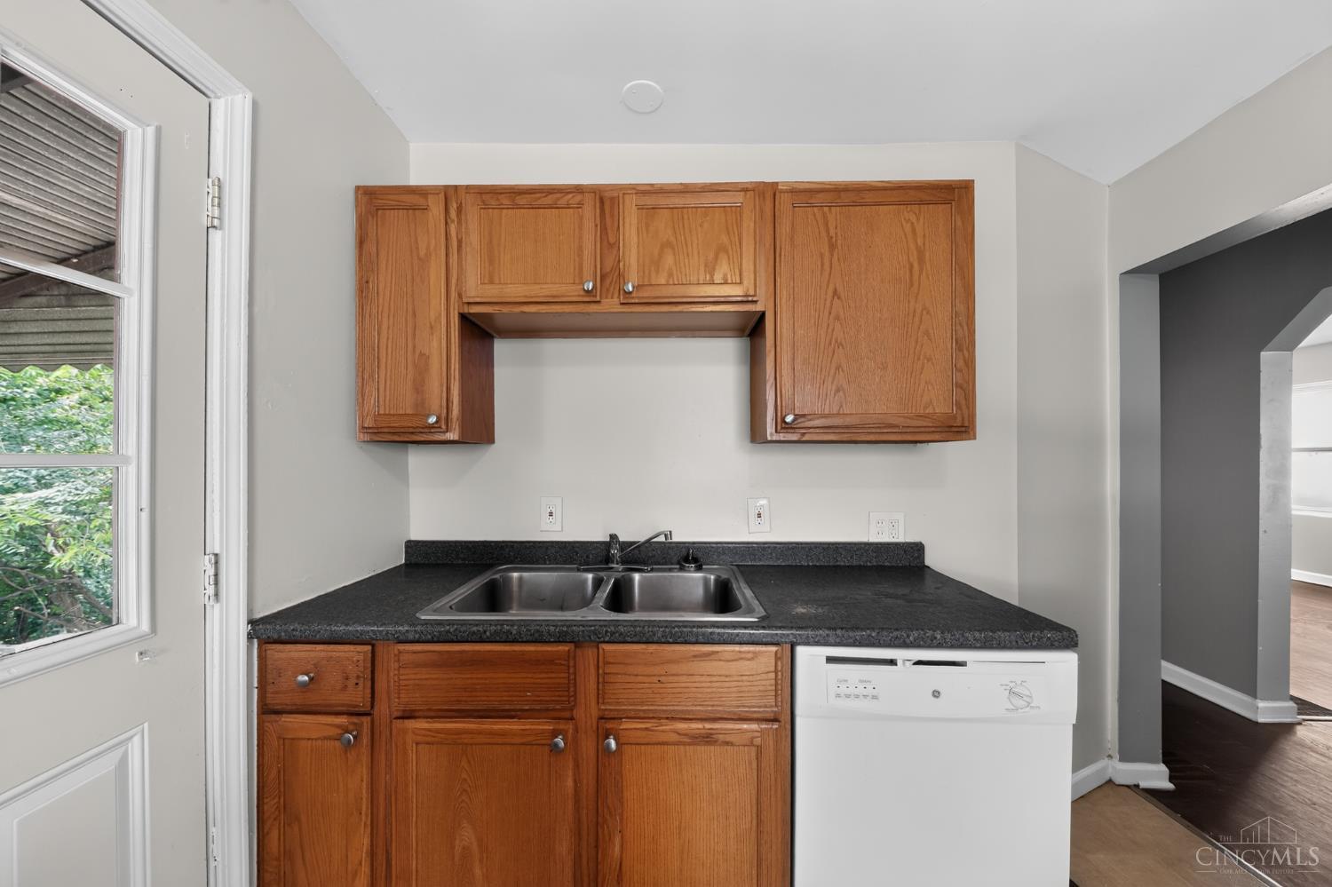 1911 Ashbrook Drive Property Photo 13