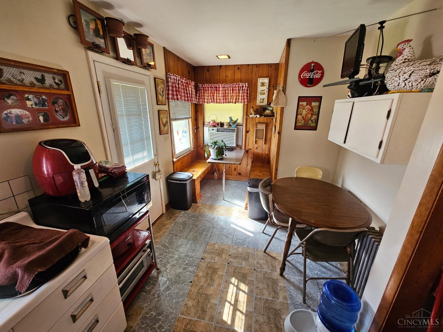 5280 Hester Road Property Photo 5
