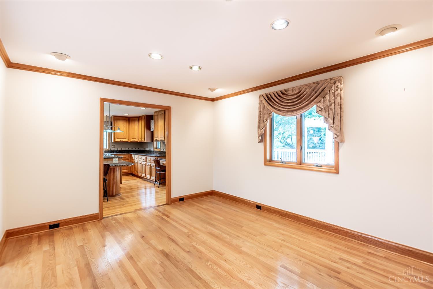180 Eleanor Drive Property Photo 11