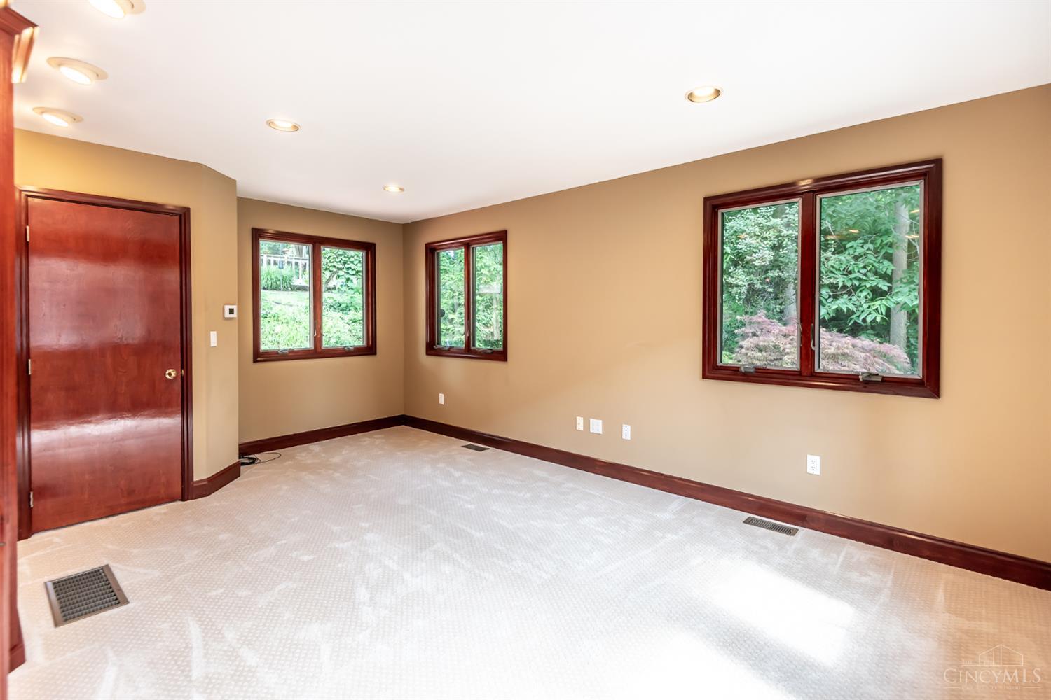 180 Eleanor Drive Property Photo 18