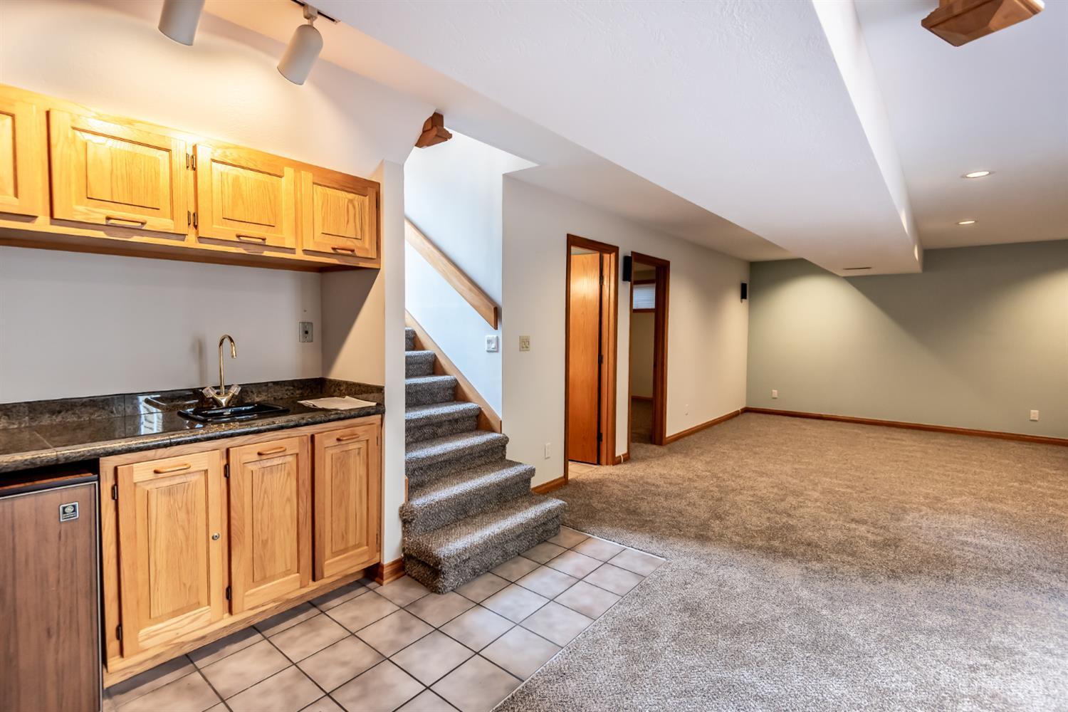 180 Eleanor Drive Property Photo 25