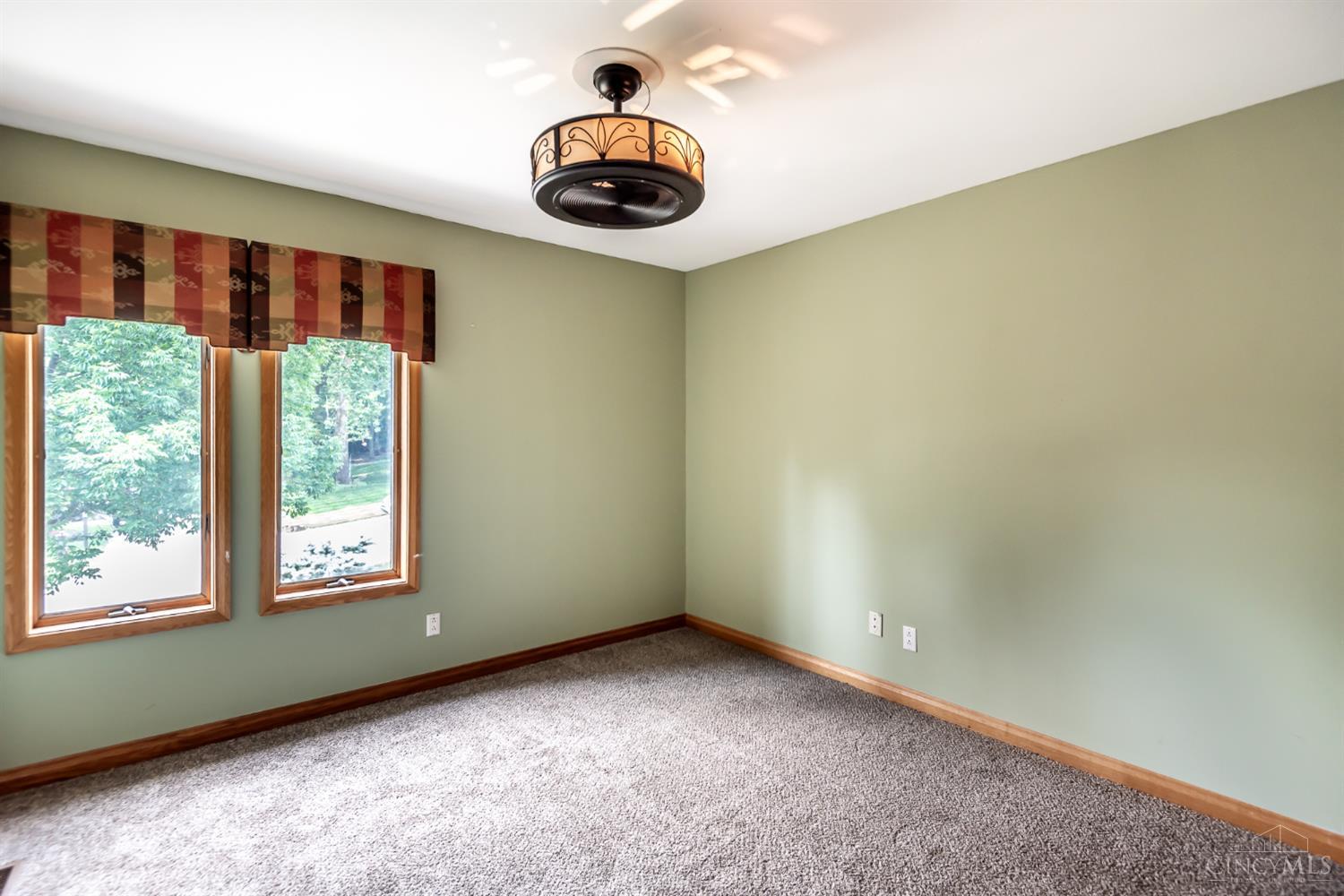 180 Eleanor Drive Property Photo 39