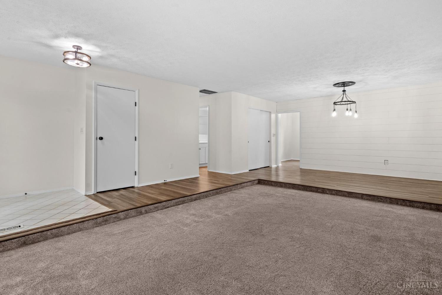 9732 Stagecoach Drive Property Photo 16