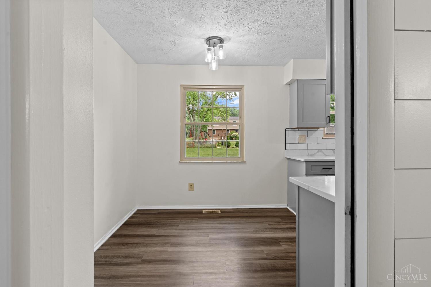 9732 Stagecoach Drive Property Photo 20
