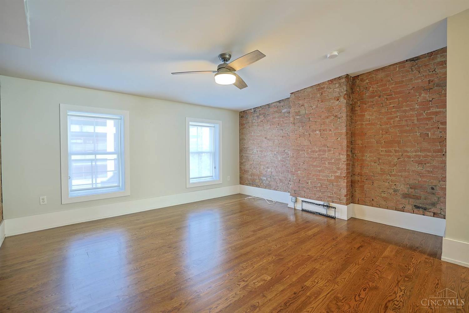 1121 Walnut Street Property Photo 3